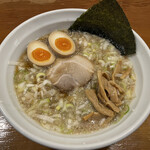 玉屋 - 味玉ラーメンに刻みネギ¥950