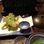 肘折温泉丸屋旅館 - 山菜てんぶら
                                カラッとあげたて