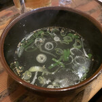 仁 - 石焼きビビンバ（税込 715円）評価＝◎：スープ