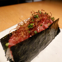 肉亭ふたご iki 新宿店 - 太田牛のトロタク手巻き