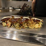 Okonomiyaki Yamamoto - 大阪モダン焼き