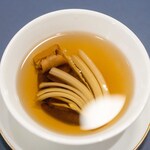 Shewanfu - 2023.1 雲南特産乾燥キノコとベビー白菜の蒸しスープ
