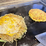 道とん堀 - 広島お好み焼き、豚辛チーズ