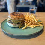 sio AOYAMA - ハンバーガー、フレンチフライ大盛