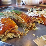 廣島田村商店 - 断面と海鮮スペシャルに牡蠣トッピングの炙りチーズ