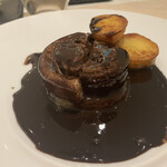 フランス料理 タンモア - シヴェ（血でとろみをつけた赤ワイン煮込み）