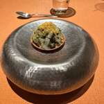 モノリス - ❷アオリイカ、キャビアのタルタル、自家製カラスミのタルトレット。