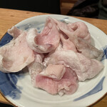 あじ平 - 鍋皮(ぶりんぶりんです)