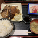 Binchousumi Biyaki Jige - 鮪カマ炭焼き定食