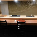 肉割烹 五平 - 店内カウンター席