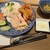 アジア食堂 新嘉坡鶏飯 - 料理写真:シンガポールチキンライス＜ハーフ＆ハーフ＞、税込み1,045円也。