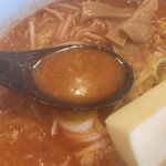 北海道ラーメン ロッキー秀 - 10辛のスープ