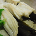 高はし - 昆布を抱かせて蒸しています