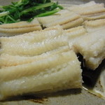高はし - 小ぶりの穴子は身が締まり皮目のところの味が濃い