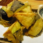 高はし - 賀茂茄子揚げは上手にカラリと揚がってます