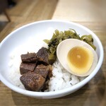 春水堂 - ルーローハン・・豚肉は柔らかく煮込まれ、煮汁の味わいもいいとのこと。。