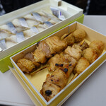 駅弁屋 - 国技館焼鳥と鯵の押し寿し