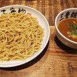 三豊麺 - こちらは大盛で300gです。