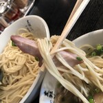 支那ソバ 小むろ - 刻み叉焼と細麺を実食、美味し！