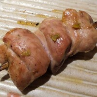 焼鳥 おみ乃 - アカ（内もも）