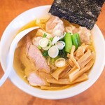 麺処 ゆきち - ２段仕込みの中華そば（塩）ワンタントッピング 