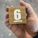 ヨコクラストアハウス - 食券と交換に番号を渡されます。