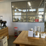 ヨコクラストアハウス - 店内に製麺所があります。