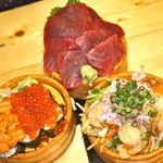 鷹丸の三桶セット2980円　　お酒が進みます。