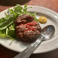 カルネジーオ イースト - 