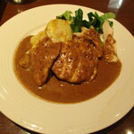 レストラン大宮 - 鶏の蒸し焼き粒マスタードソース