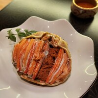 活 かに市 - 身の下には半分卵で半分みそが敷き詰められて感動しました！