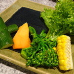 京の焼肉処 弘 千本三条本店 - 前菜：バーニャカウダー