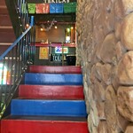 Cafe Latino - 上に上がる階段