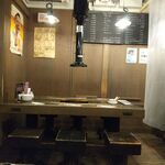 長澤屋 - 店内のテーブル席