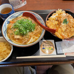 Marugame Seimen - 海老天とじ丼並580円と俺たちの豚汁うどん並790円