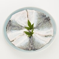なべ皮(ふぐの皮は二枚あって、内側の皮がこれ)