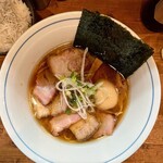 Mendokoro Bigiya - 上から醤油らーめんチャーシュー増し 半熟味付玉子トッピング