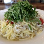 PASTAVOLA - 大葉とシラスのオイル系パスタ