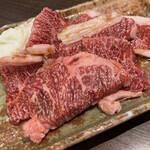 明月 鷹野橋店 - 国産カルビ①