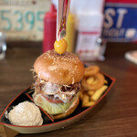 ブラザーズ - 七福神バーガーwithサワークリームオニオン