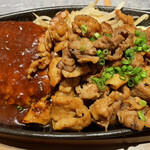 やよい軒 - 料理写真:焼肉ざんまいとハンバーグの定食1430円　ハンバーグがふわふわで肉汁もしっかりある！このメニューはボリュームあります^ ^ ご飯おかわりしちゃった‼︎