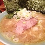 らーめん家 政 - 長崎駅前のラーメン家政へいってきました
      長崎では珍しくちゃんとした家系を出してくれる店
      美味しかった^o^