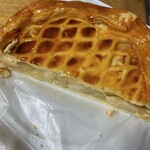 カフェ・ド・アミィ - 料理写真:アップルパイを半分に〜