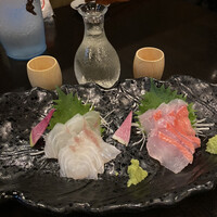 御影蔵 丸ビル - コチと金目鯛刺身　菊正宗、樽酒