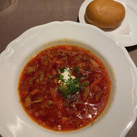Russian Restaurant ROGOVSKI 銀座 - ウクライナボルシチとピロシキ