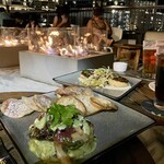 Tommy Bahama Restaurant, Bar & Store - 