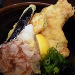 喰らうどん - 鶏ささみ天ぶっかけ 800円
