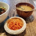 しまカフェ　江のまる - 小鉢・おみそ汁