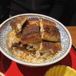 炭焼うな富士 - 中にもうなぎ