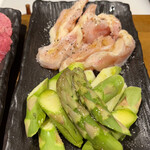 酒とホルモンとお肉 ぜっと - ヤゲン軟骨とアスパラ